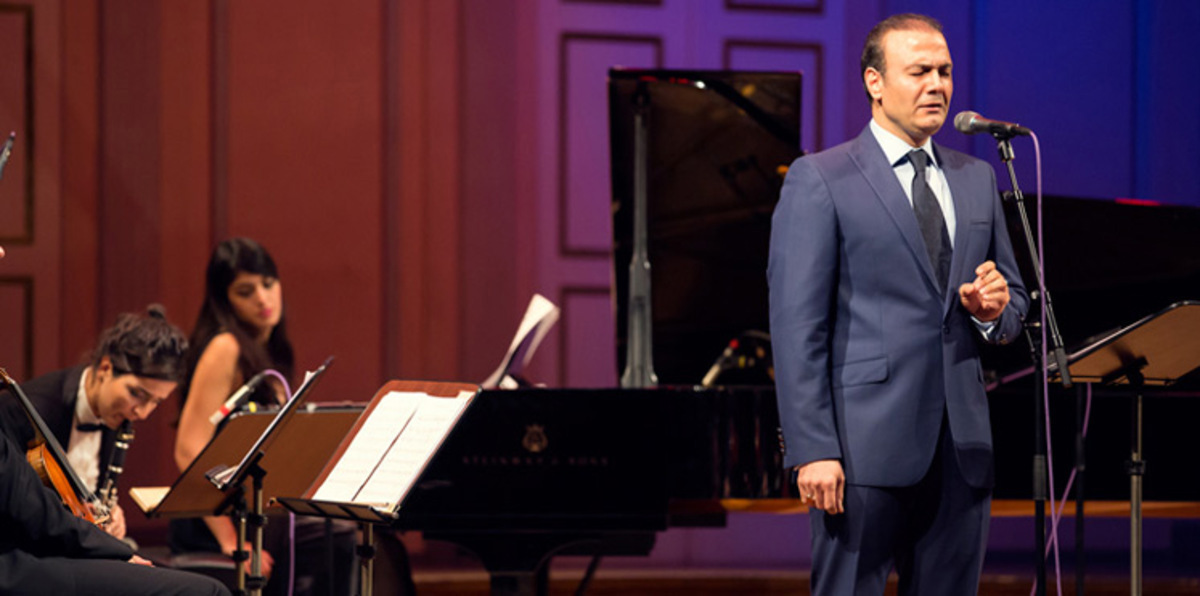 مغنٍ إيراني يلجأ إلى تنظيم حفلات موسيقية عبر الانترنت