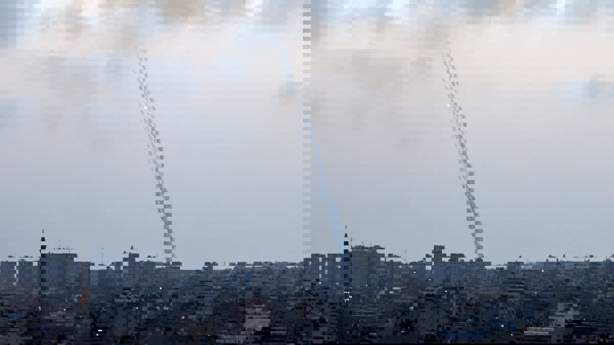 مقتل إسرائيلي بإطلاق صواريخ من غزة على سديروت (فيديو)