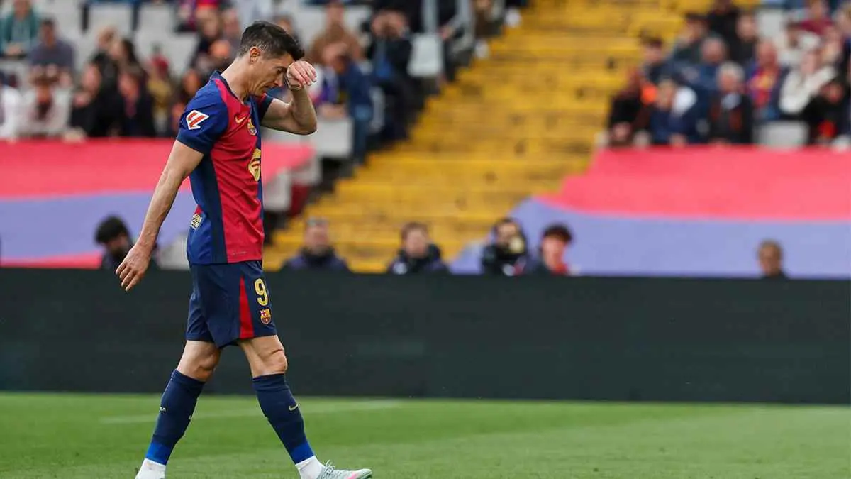 لماذا طلب برشلونة من ليفاندوفسكي عدم هز الشباك؟