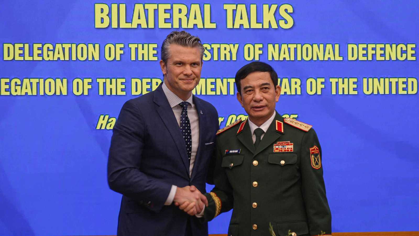 وزير الدفاع الأمريكي: نسعى لتعزيز التعاون العسكري مع فيتنام