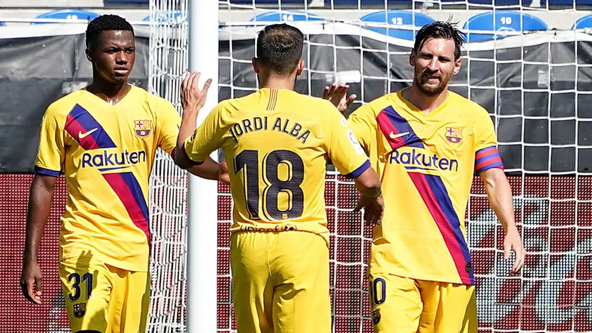 ميسي يسجل رقمين قياسيين في مباراة برشلونة ضد ألافيس