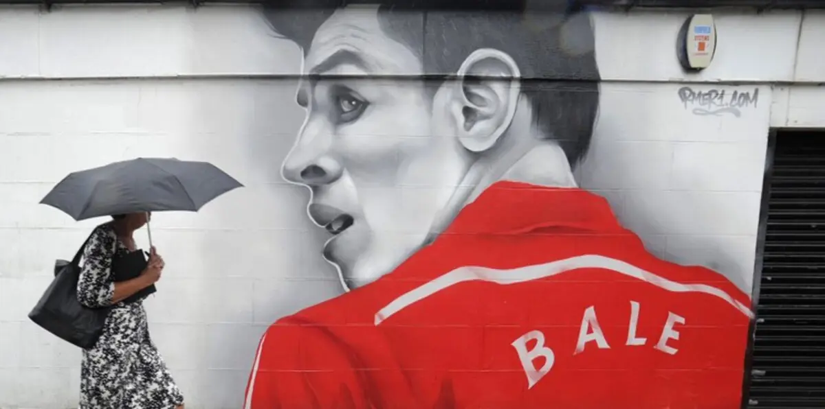 بيل وصديقته في "جنة خاصة" (صور)