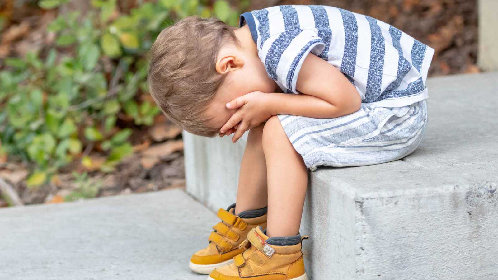 3 أساليب تربية ضارة.. تجنبها لحماية أطفالك