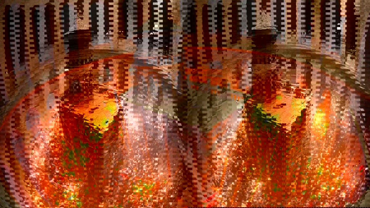 وسط إجراءات إسرائيلية مشددة.. الاحتفال بسبت النور في كنيسة القيامة بالقدس