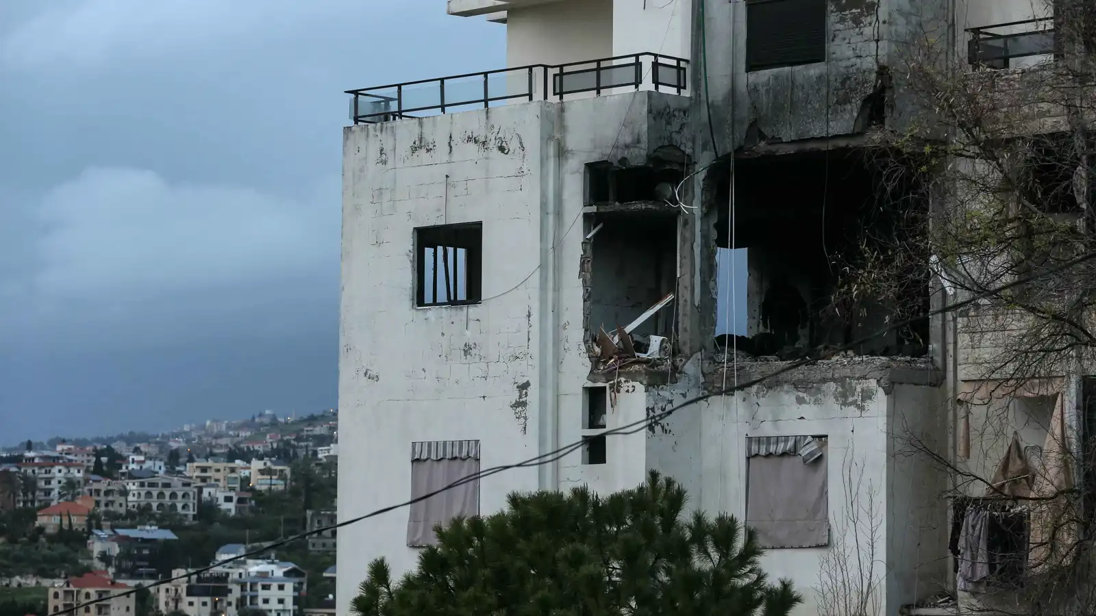 مقتل 4 أشخاص بغارات إسرائيلية على جنوبي لبنان (فيديو)