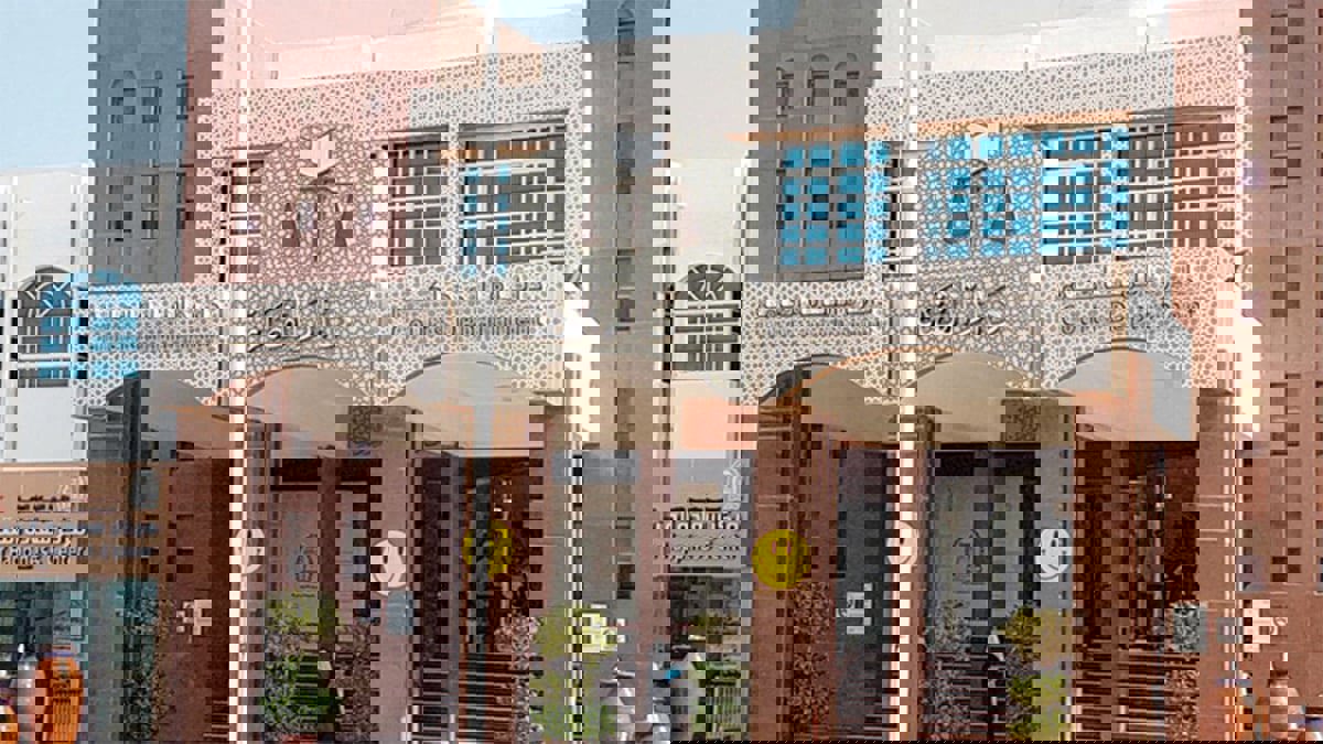 الإمارات.. فتاة تقود والدتها إلى المحكمة لإجبارها على إعادة سيارتها