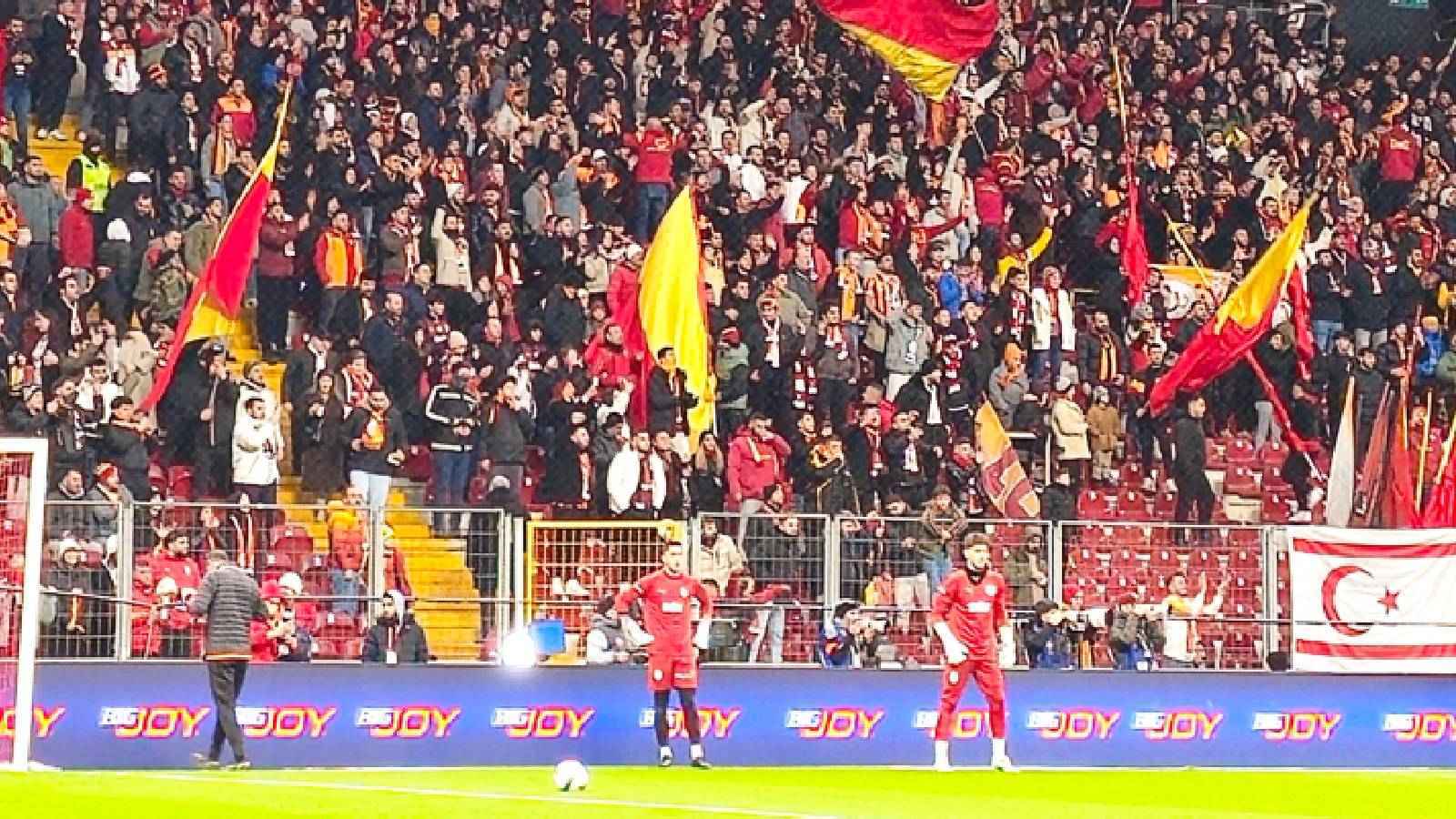 مورينيو يشعل أجواء الدوري التركي.. منافس غلطة سراي ينسحب بسبب التحكيم (فيديو)