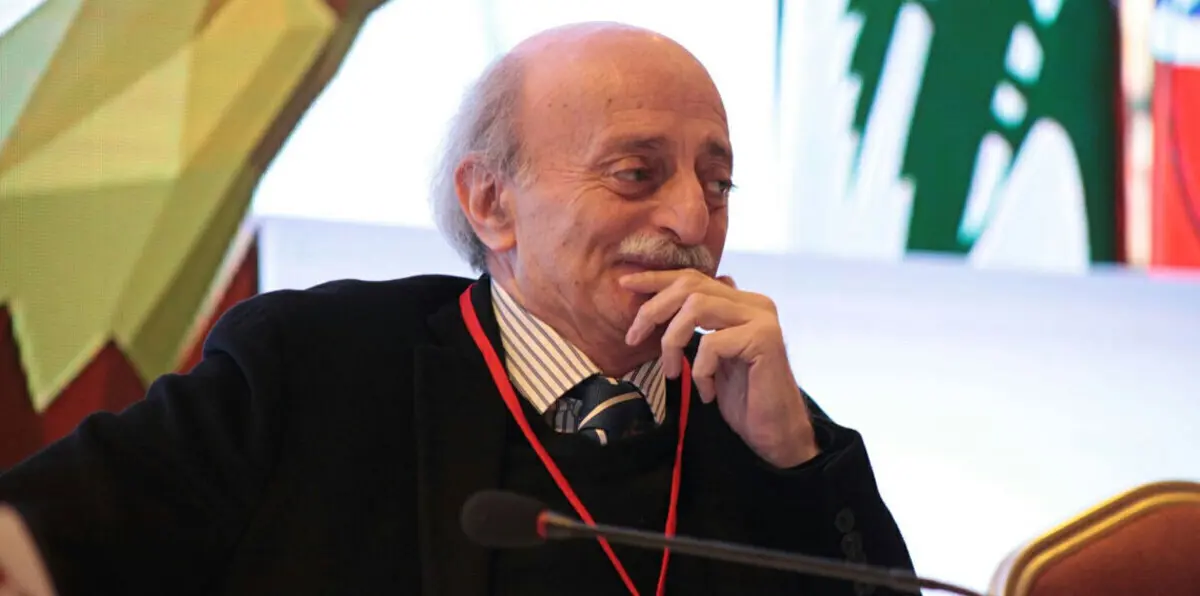 وليد جنبلاط : لبنان أضعف من أن يتحمل تداعيات استقالة الحريري