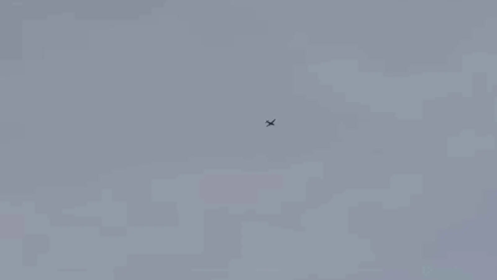 طيران استطلاع للجيش السوري يحلق فوق الحدود اللبنانية (فيديو)