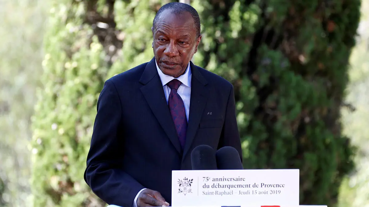 مسؤول: رئيس غينيا ما زال محتجزا رغم التفاوض مع قادة الانقلاب