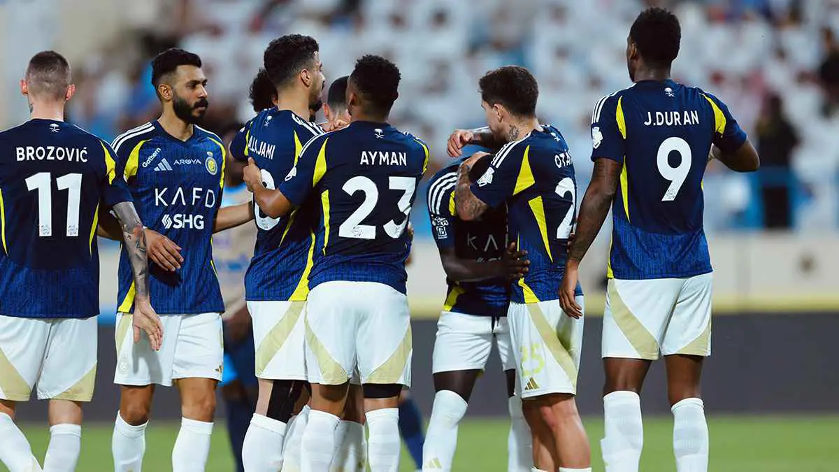 مدرب مفاجئ يدخل على رادار النصر السعودي لخلافة بيولي