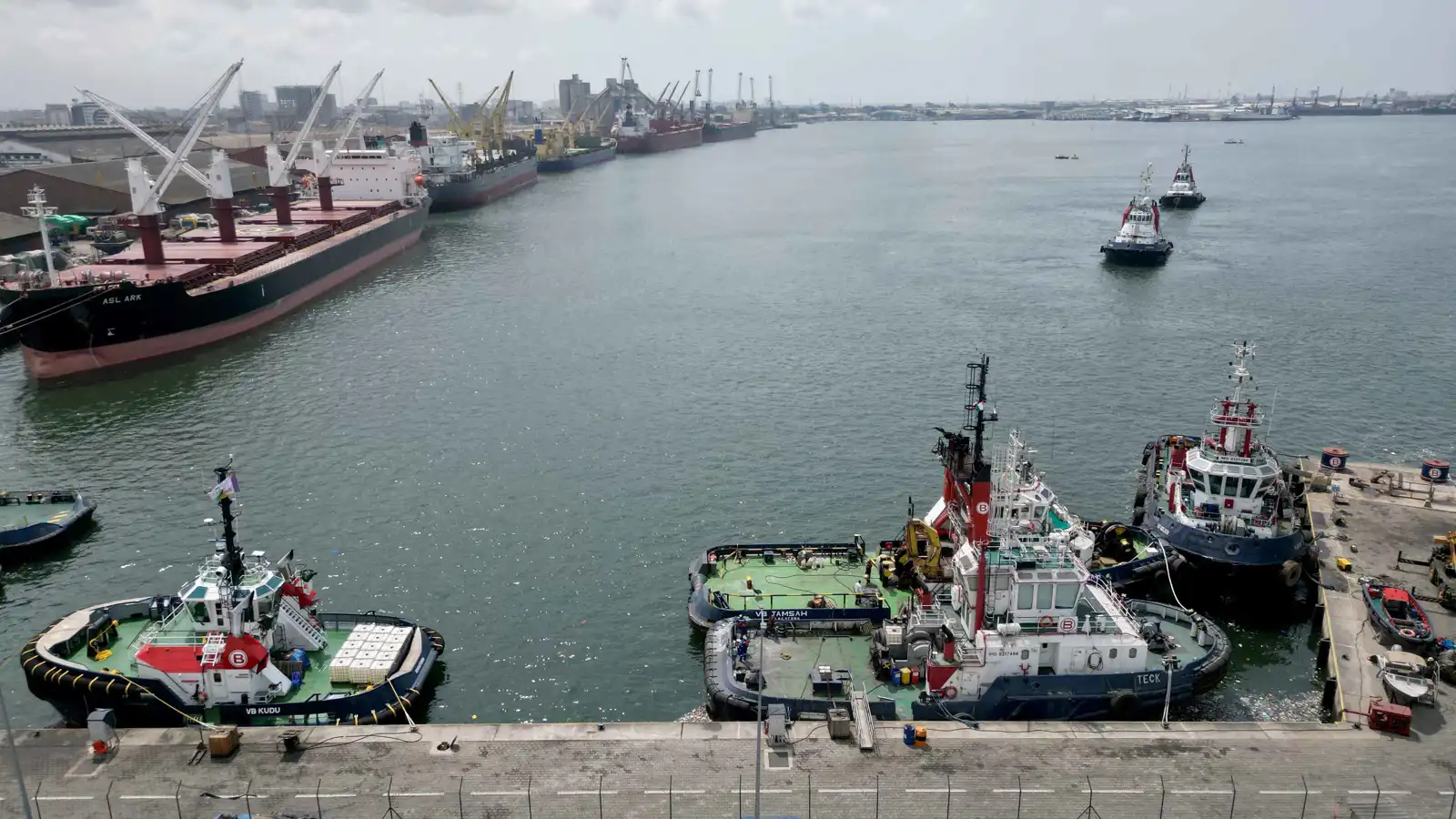 صراع غاني إيفواري "خفي" للسيطرة على تجارة الساحل الأفريقي