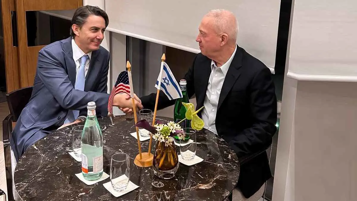 رغم إقالته.. غالانت يلتقي هوكستين في إسرائيل