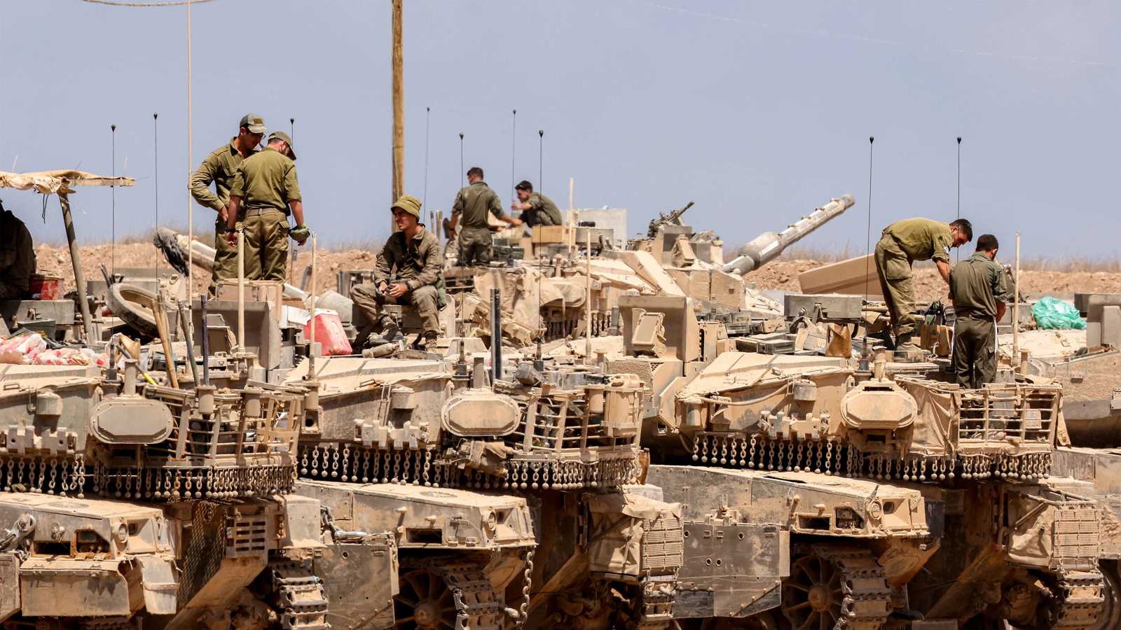 استعدادًا لاجتياحها.. الجيش الإسرائيلي يطوق مدينة غزة ويطلب إخلاء مناطق منها