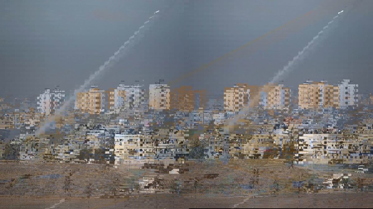 لماذا تصر حركة حماس على إطلاق الصواريخ باتجاه إسرائيل ؟