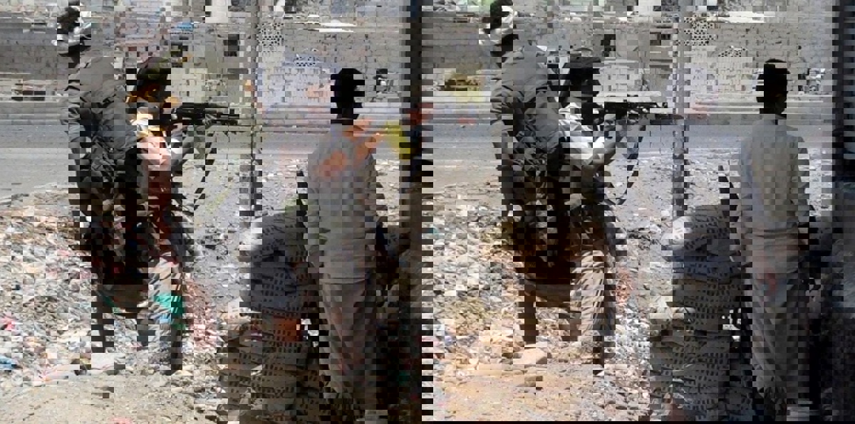 تزامنًا مع اجتماع اللجنة الرباعية في برلين.. الحكومة اليمنية ترفض وقف القتال