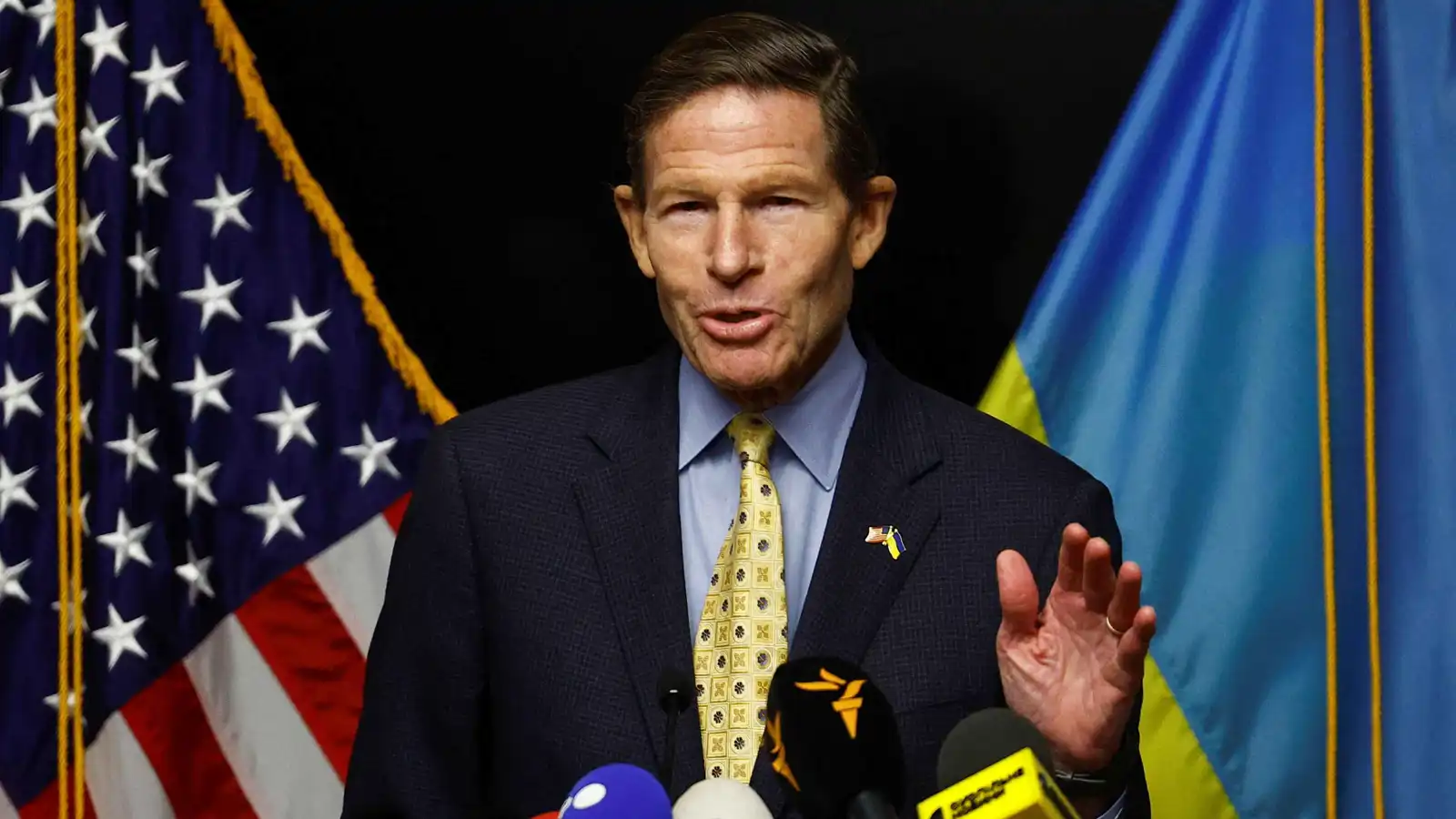 السيناتور بلومنتال: نشر قوات أمريكية في إيران قد يكون ضرورياً (فيديو)