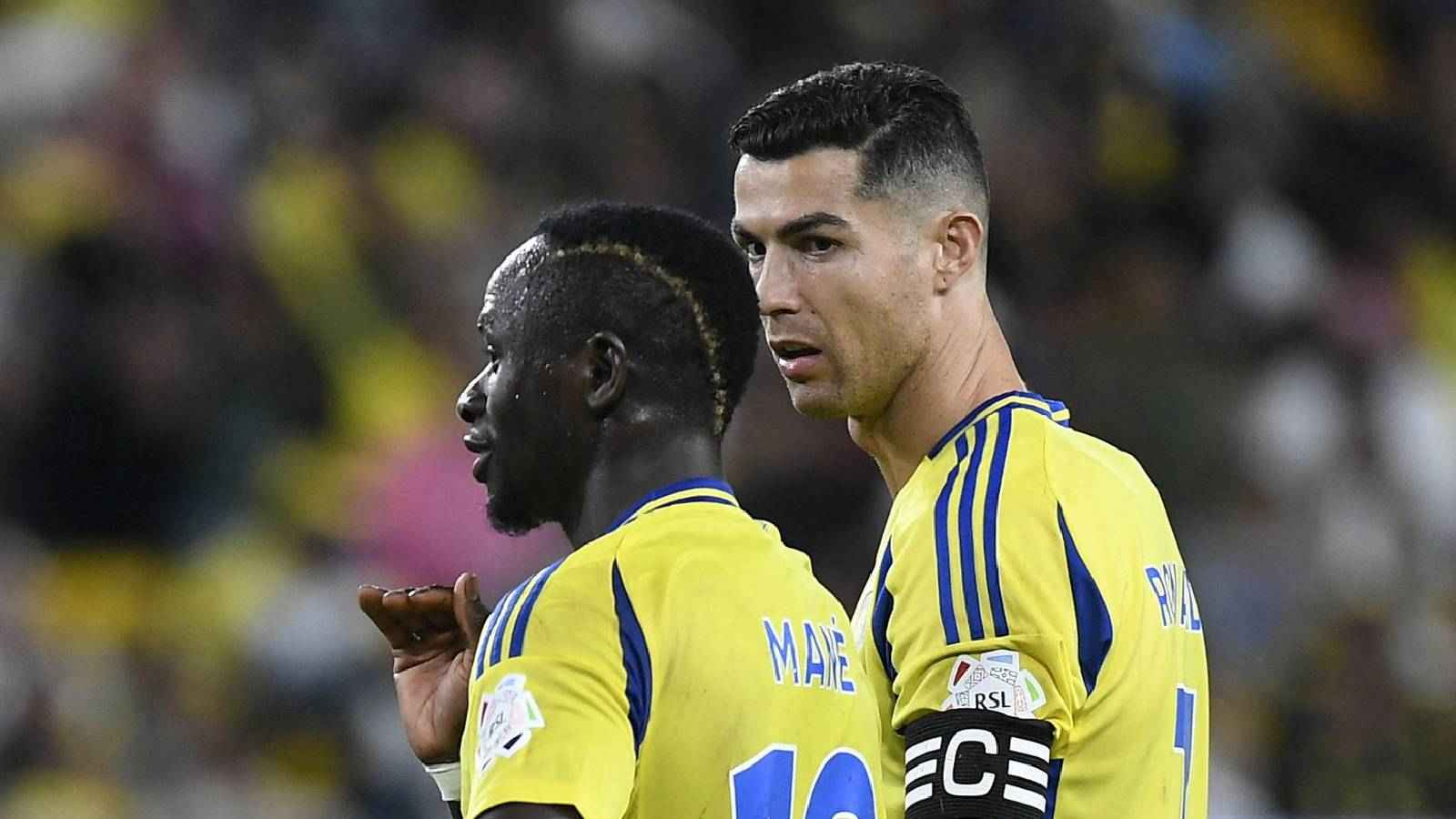 هنأني وشاهد المباراة.. ما حقيقة رد فعل رونالدو بعد فوز السنغال على المغرب؟ 