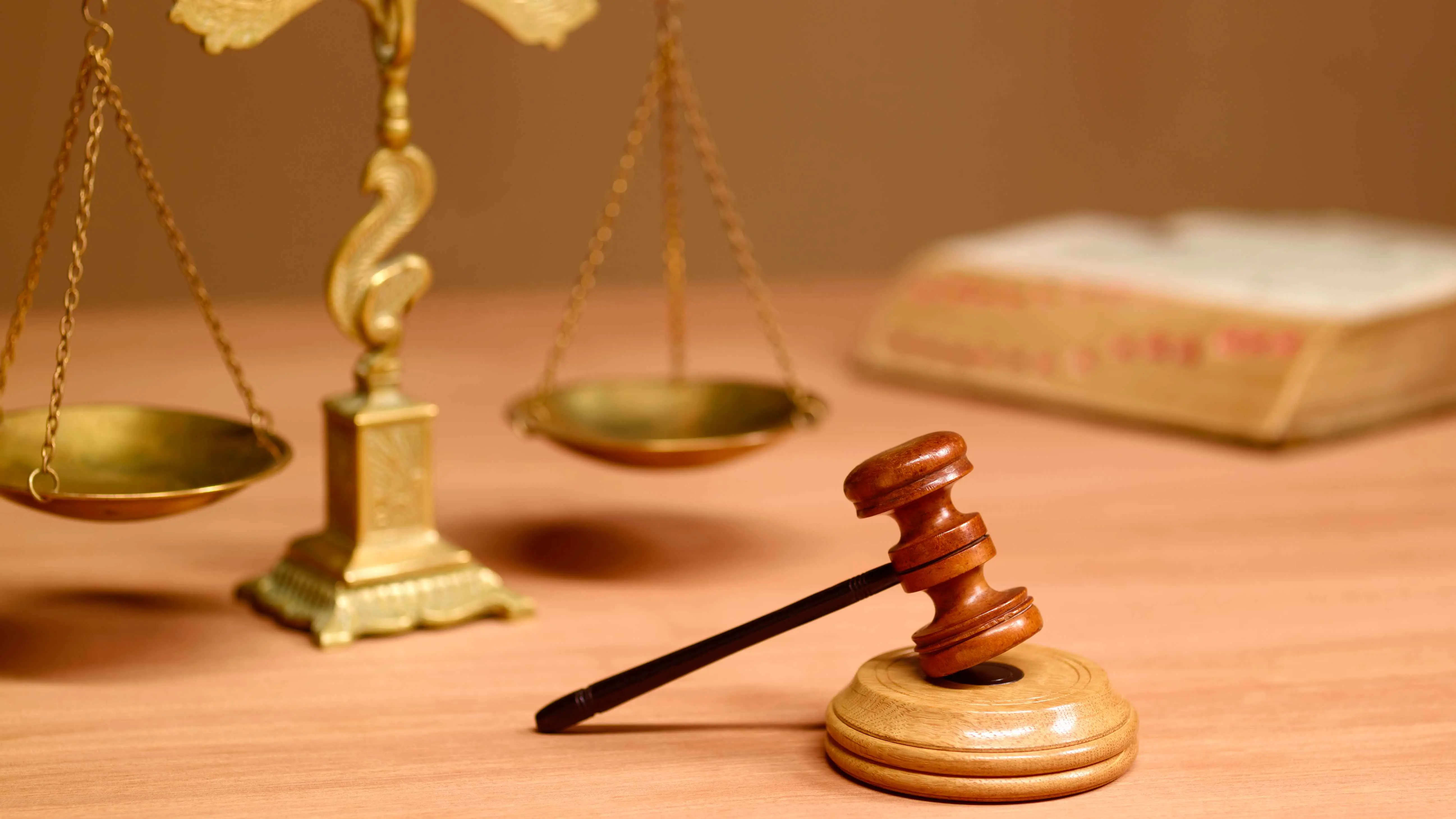 تغريم عائلة اليوتيوبرز حمدي ووفاء.. وإغلاق قنواتهما بقرار قضائي