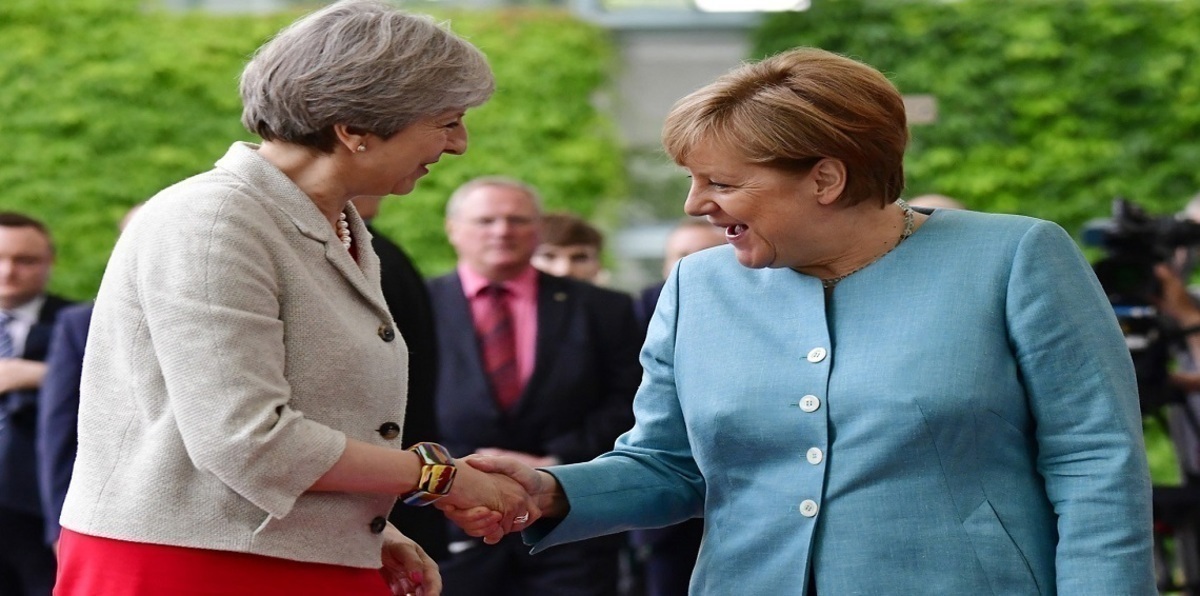تيريزا ماي تزور برلين لتواجه موقفًا ألمانيًا متشددًا من اتفاق خروج بريطانيا