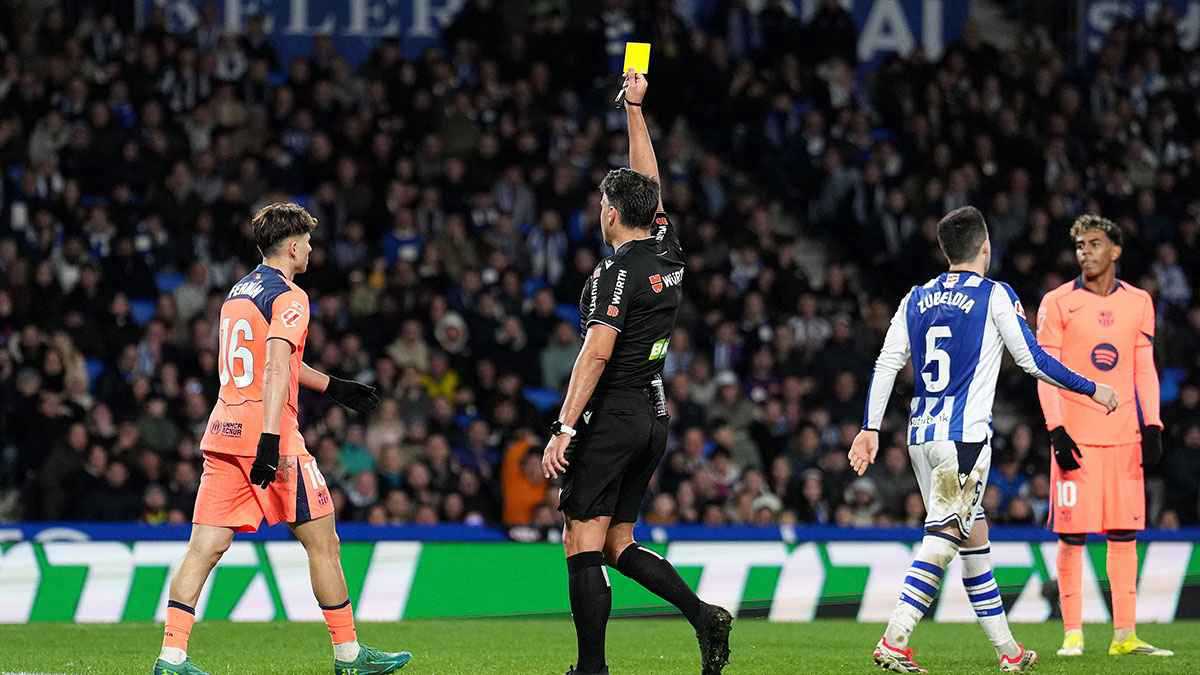 رقم قياسي.. كم مباراة خسرها برشلونة مع الحكم خيل مانزانو؟ 