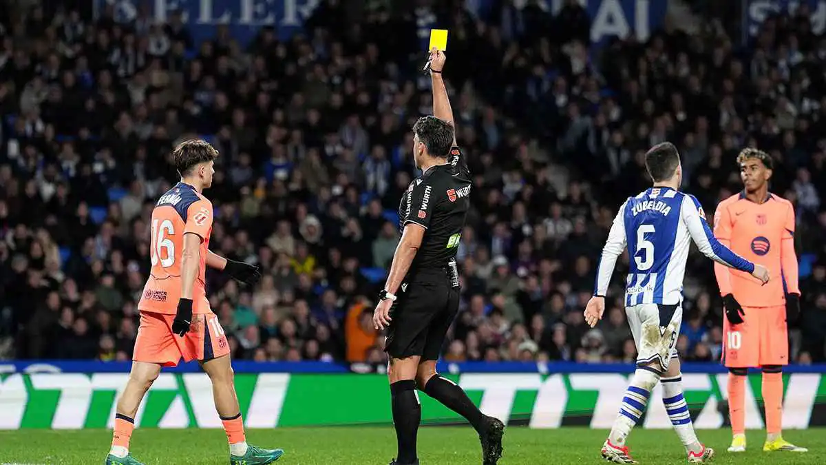 رقم قياسي.. كم مباراة خسرها برشلونة مع الحكم خيل مانزانو؟