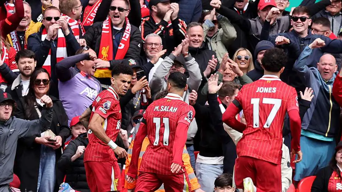 ليفربول يهزم وست هام في الوقت القاتل ويقترب من لقب الدوري الإنجليزي