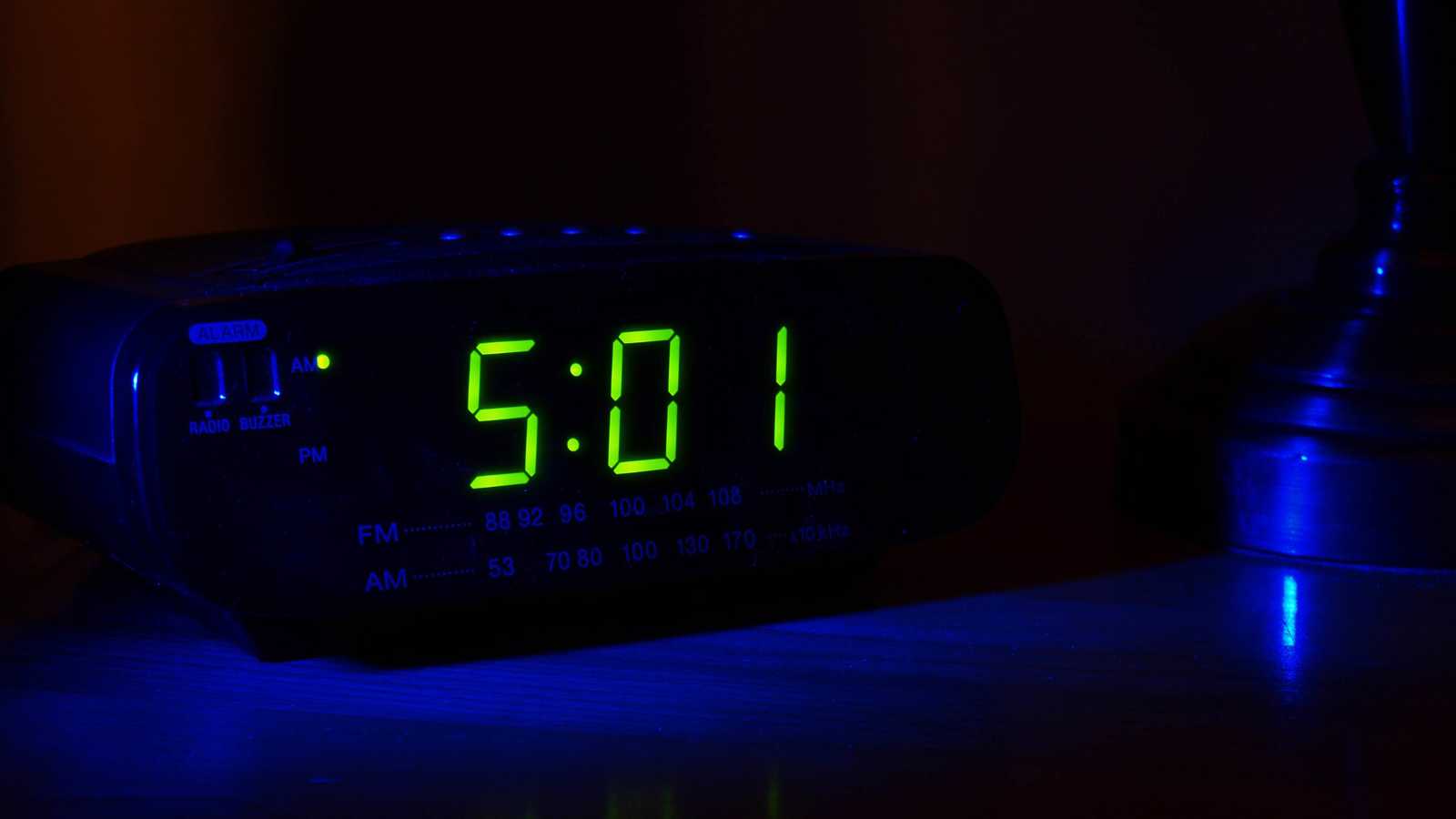 جدل في مصر بعد اقتراح برلماني لبدء الدوام من الخامسة صباحا