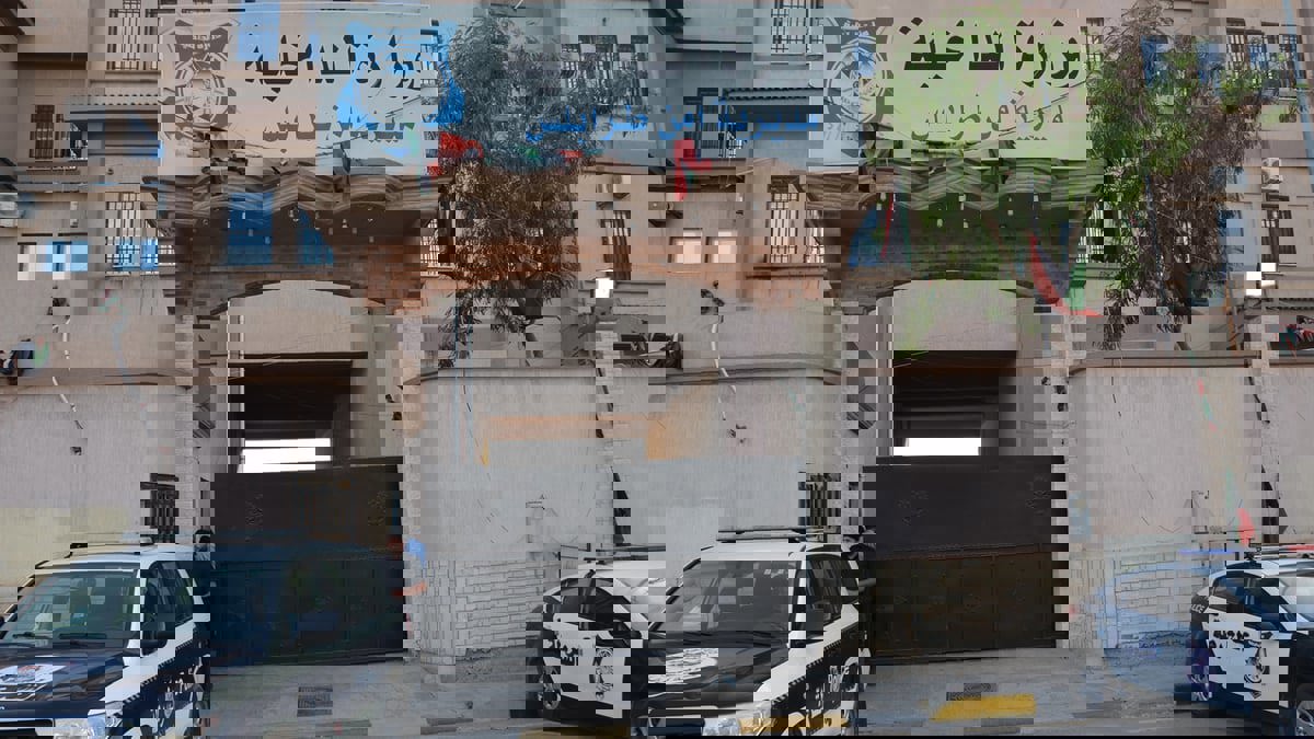 ليبيا.. توقيف مرتكب حادث دهس عمال النظافة في طرابلس