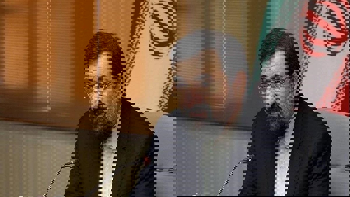 مسؤول إيراني يهاجم روحاني ويتوعد بهزيمة التيار الإصلاحي