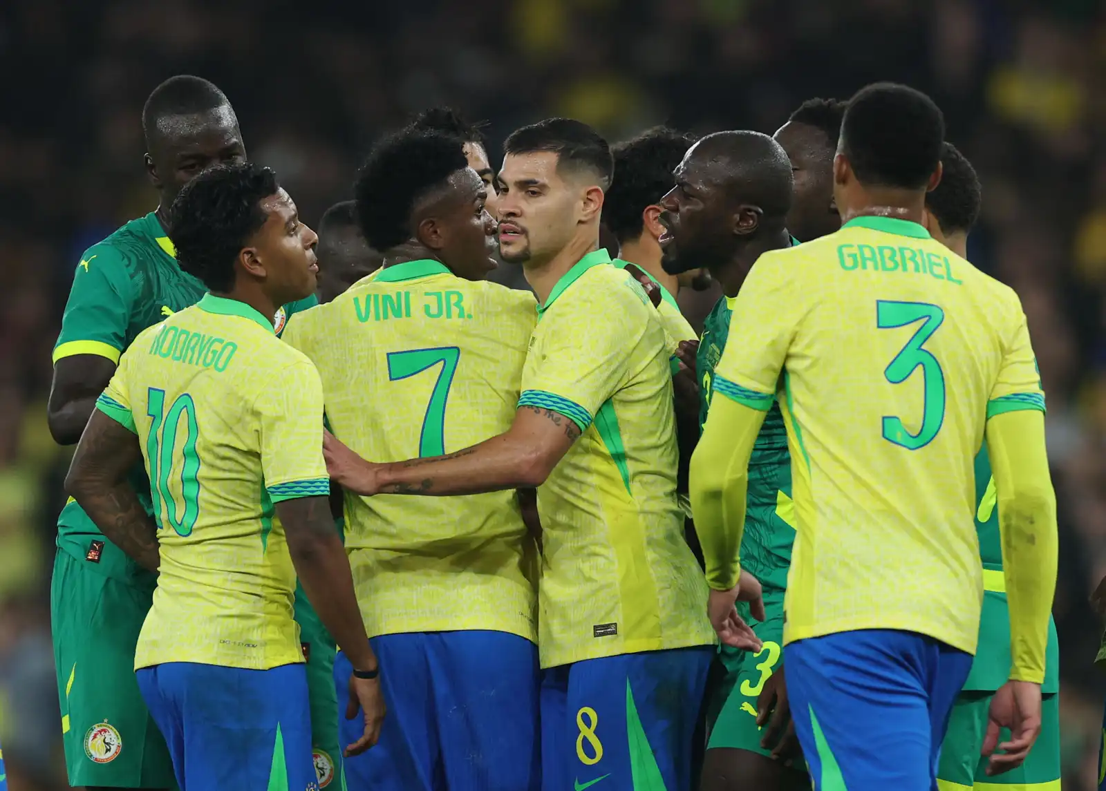 مشادة فينيسيوس جونيور مع كاليدو كوليبالي