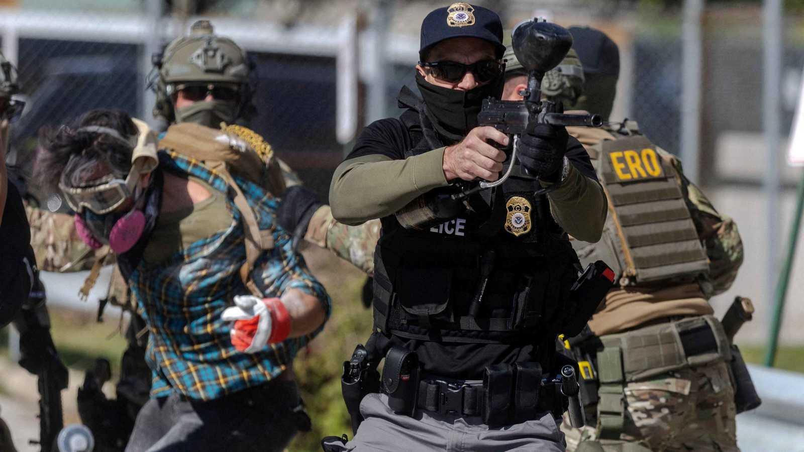 يعادل "القوة الفتاكة".. تحذير ترامب يثير مخاوف من انفجار في بورتلاند