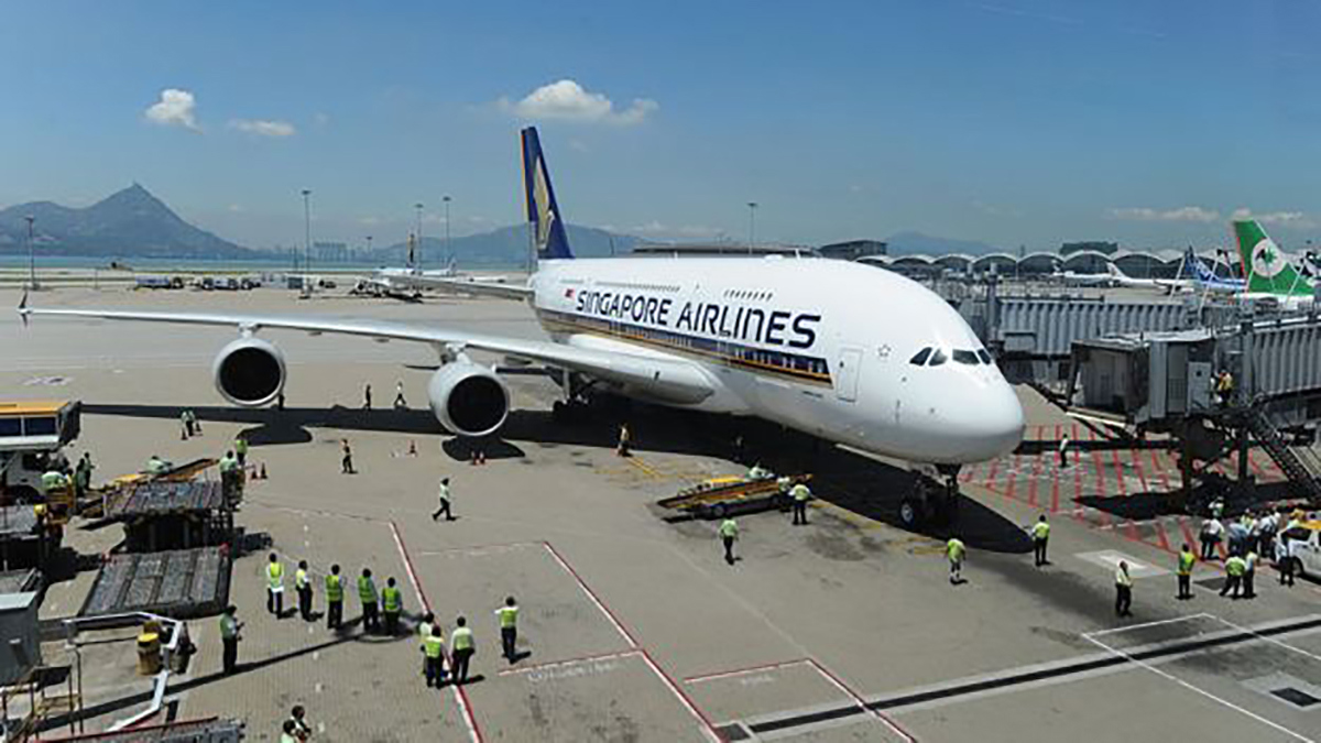 إلغاء كافة الرحلات في مطار "هونغ كونغ"