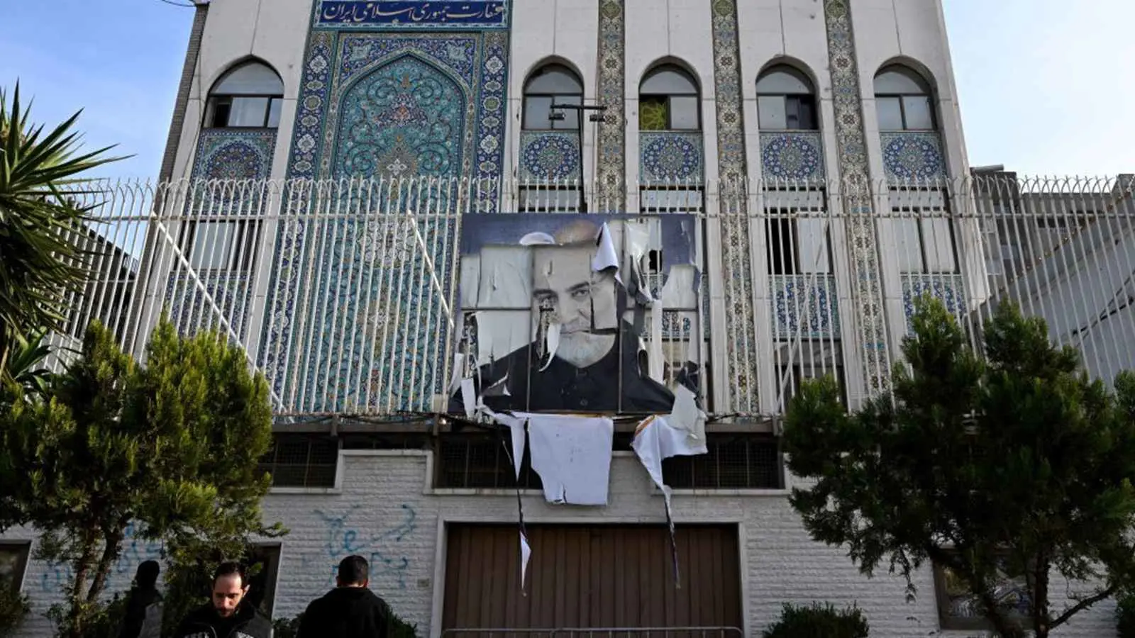 بين تهديدات "الحرس الثوري" ومهادنة "الخارجية".. ماذا تريد إيران من سوريا؟