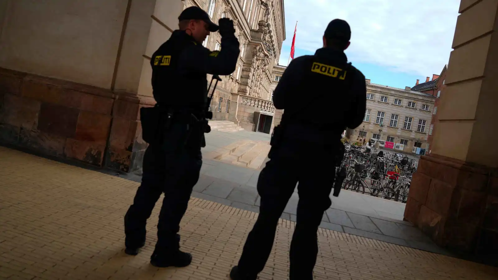 "حرب الظل" تهددها.. هل تحمي مظلة فرنسية-سويدية-ألمانية قمة أوروبا؟