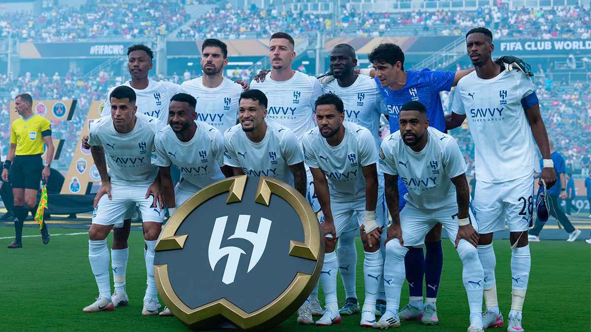 هل تفاوض الهلال مع يوسف النصيري وعبد الله مادو؟