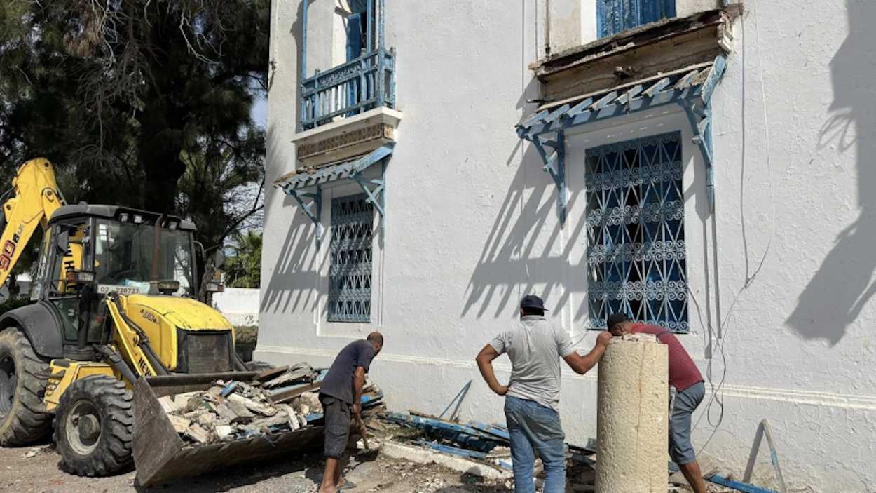 تونس.. سقوط جزء من مبنى تاريخي يفجر انتقادات