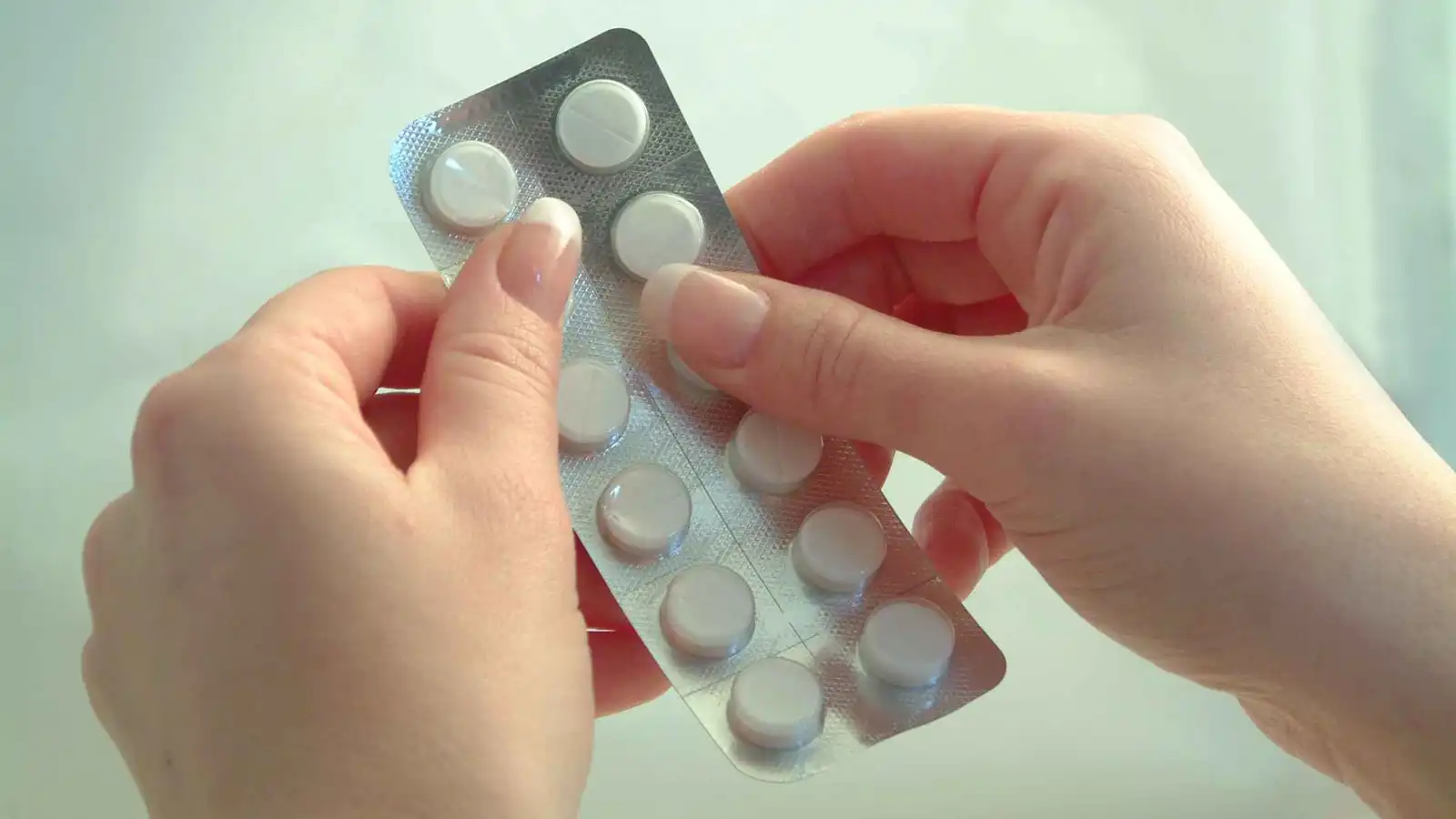 المسكّن "الأكثر شعبية" في العالم يخفي مخاطر غير متوقعة