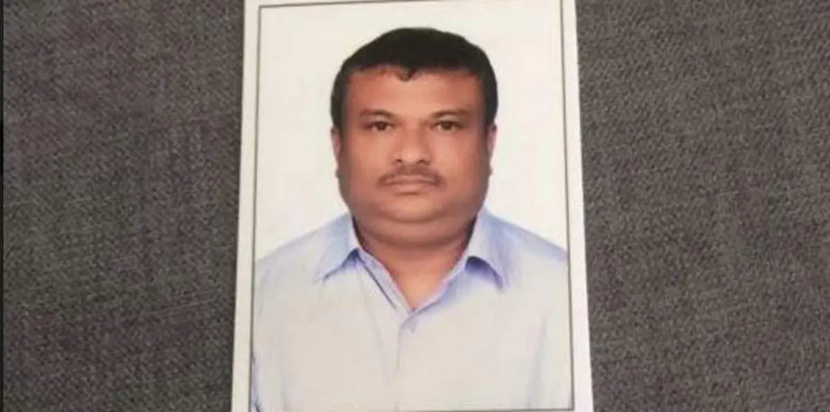 عامل بالإمارات يفارق الحياة فور إبلاغه بوفاة والدته