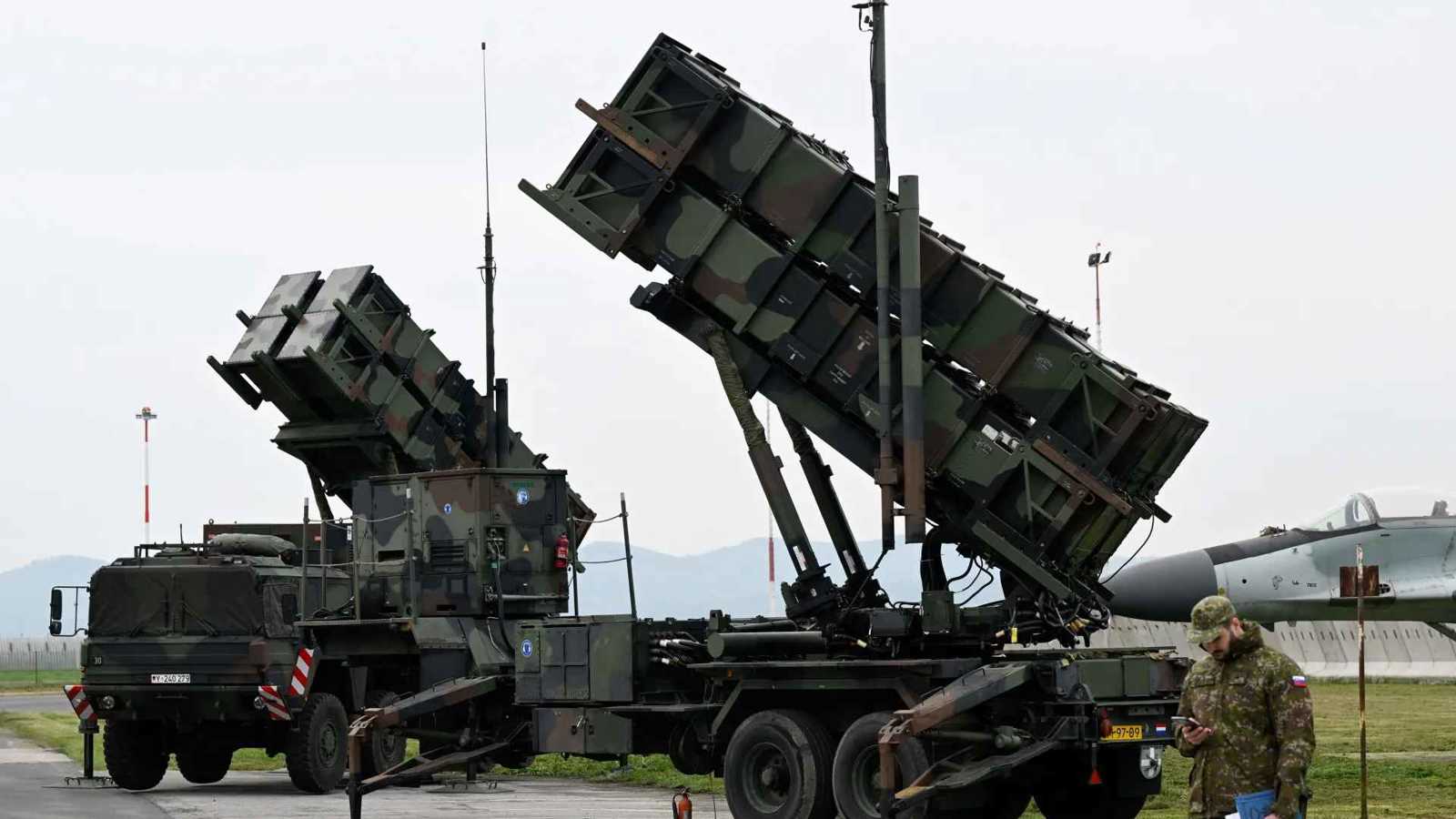 خبراء: روسيا تختبر "صلابة" الناتو بضربات قرب بولندا