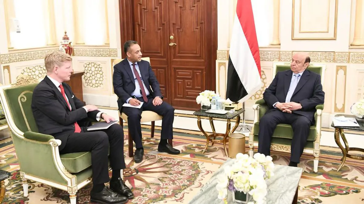 هادي يطالب الأمم المتحدة بوضع حد للتهديدات الحوثية لأمن البحر الأحمر