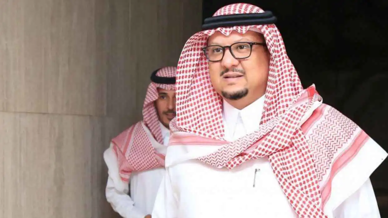 كلمة واحدة.. فيصل بن تركي يثير جدلا بتغريدة نارية (صورة)