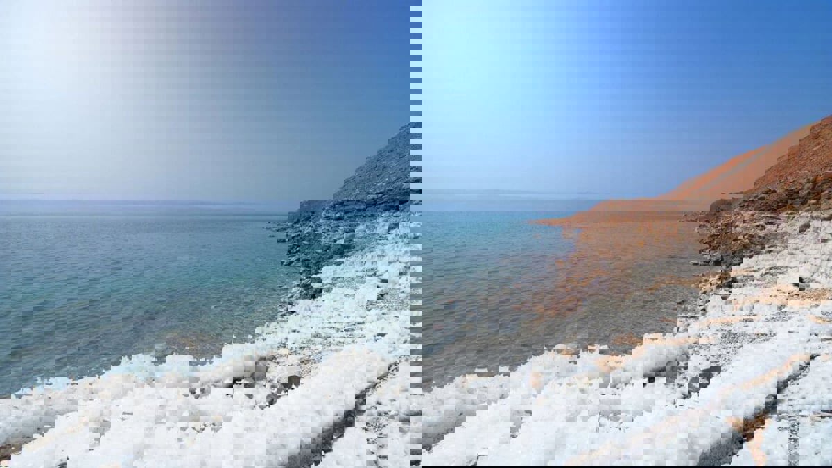 ما سر ملوحة مياه البحار؟