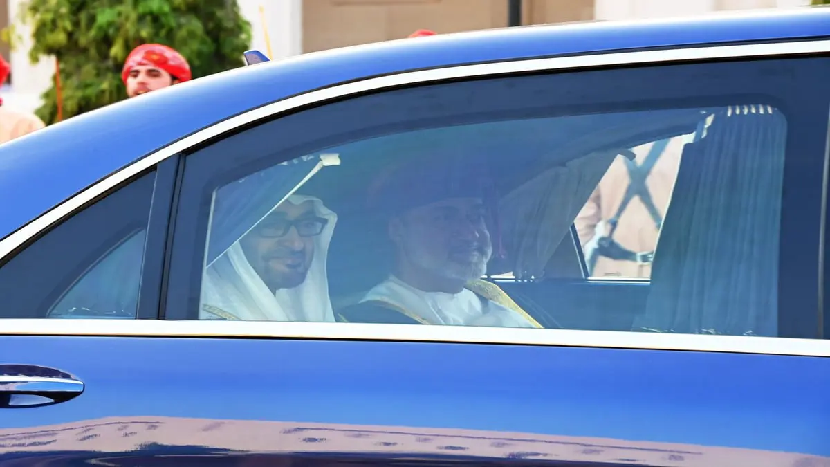 محمد بن زايد: علاقات الإمارات وعُمان أخوية تاريخية لها طابعها الخاص
