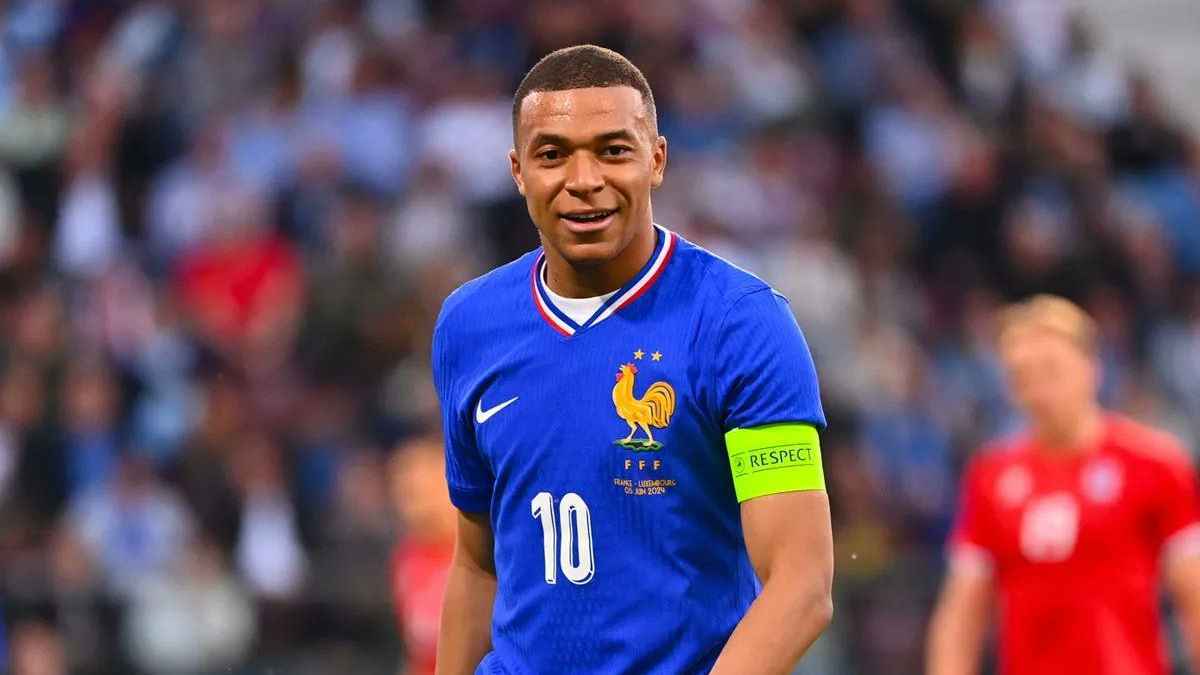 مبابي يحسم الجدل حول مقاطعته منتخب فرنسا