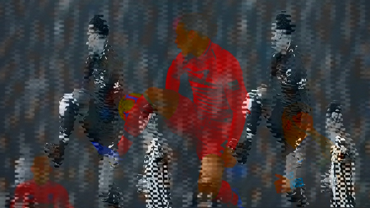 قبل مباراة ليفربول وآرسنال.. فان ديك يشيد بالقوة الدفاعية للريدز