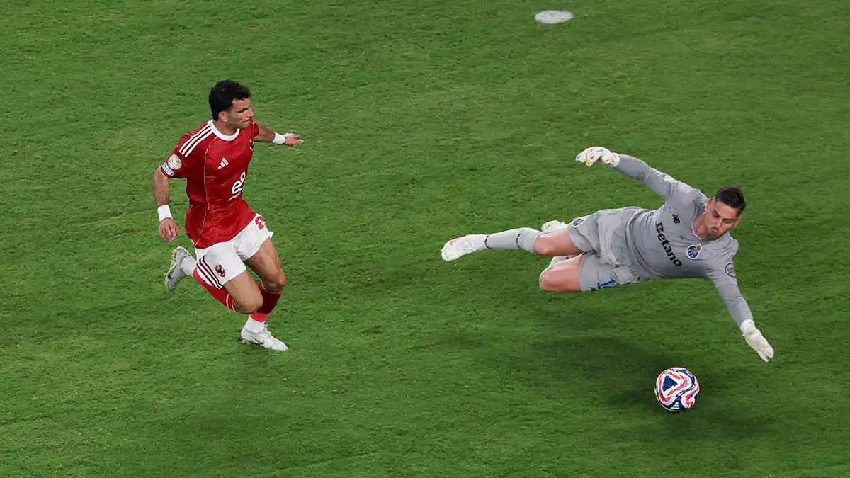 يسخرون مما يخشونه.. رسالة نارية من زيزو لجمهور الزمالك (صورة)