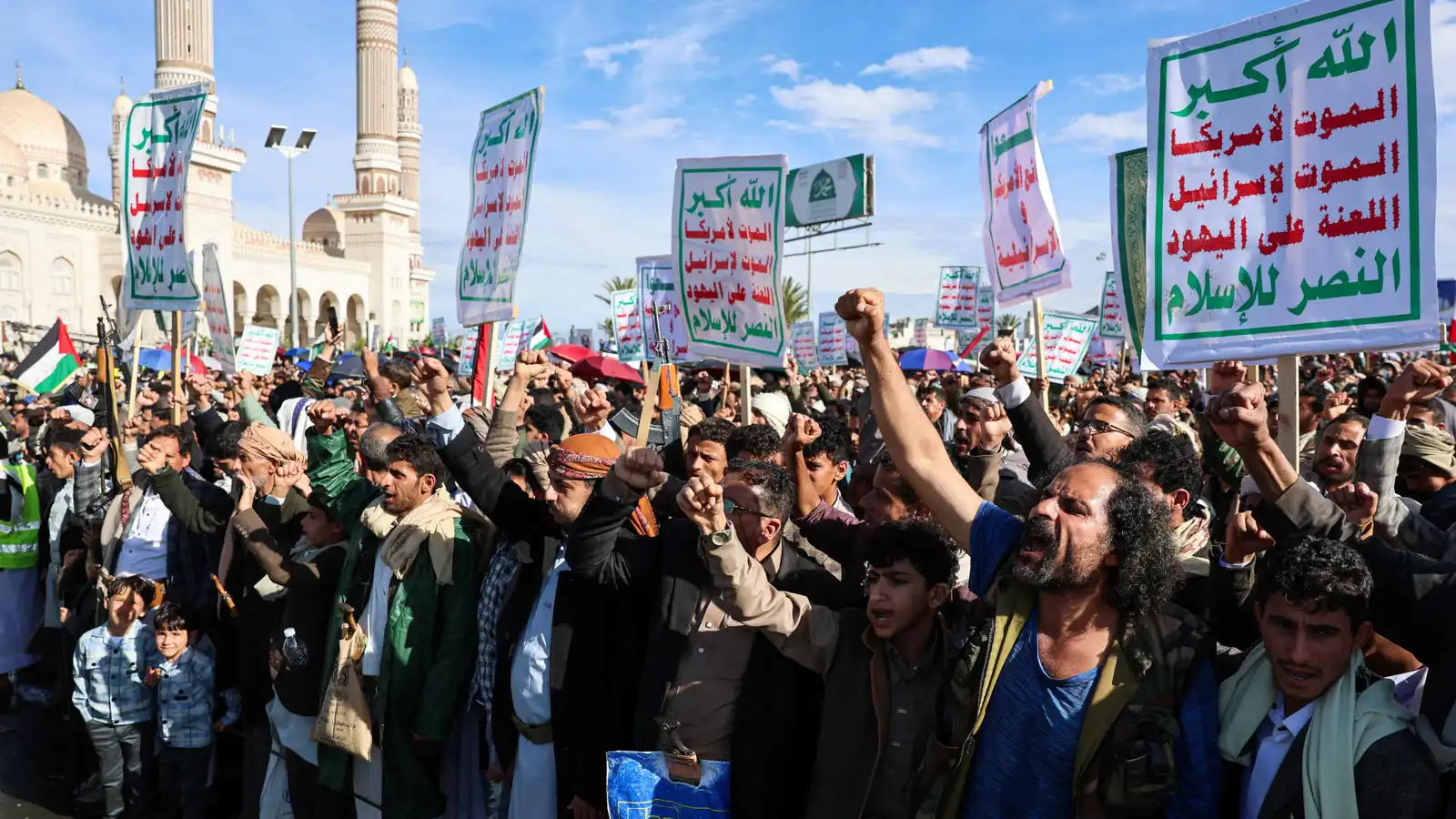 نقطة تحول.. مشاركة الحوثيين تهدد بتوسع الجبهات في حرب إيران