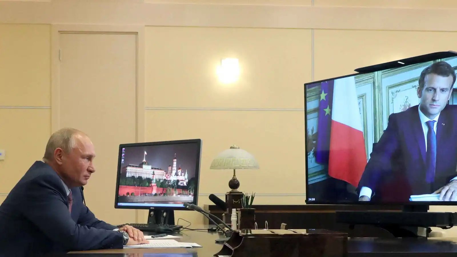 الإليزيه: استعداد بوتين للتحاور مع ماكرون "مرحب به"