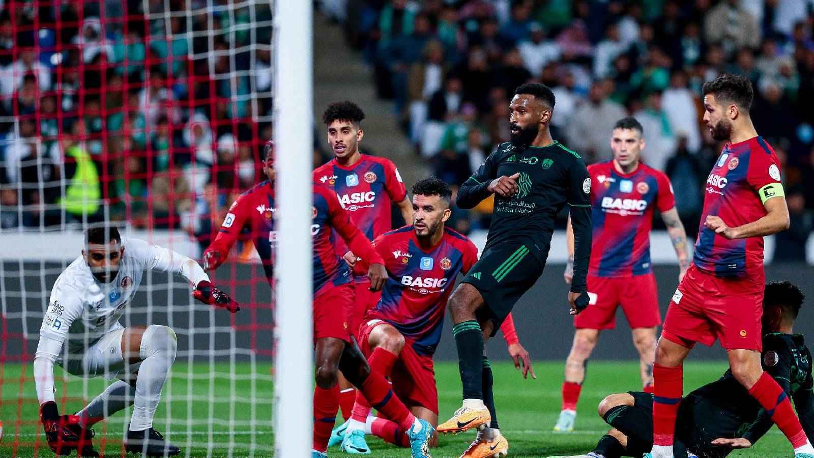 مدرب سعودي يتولى تدريب فريق في دوري روشن (فيديو)